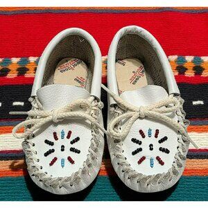 VTG Minnetonka White Leather Moccasins Little Kids 8 Shoes Indian Costume Mocs